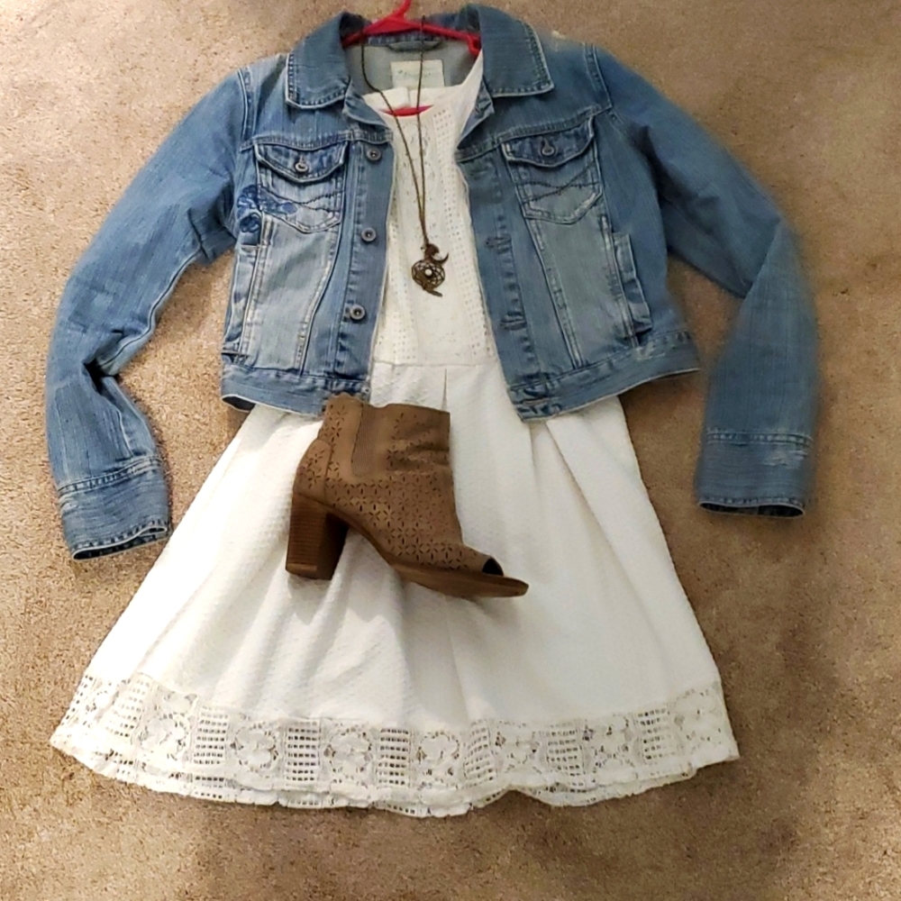 ⭐4 for $25 ⭐White lace dress